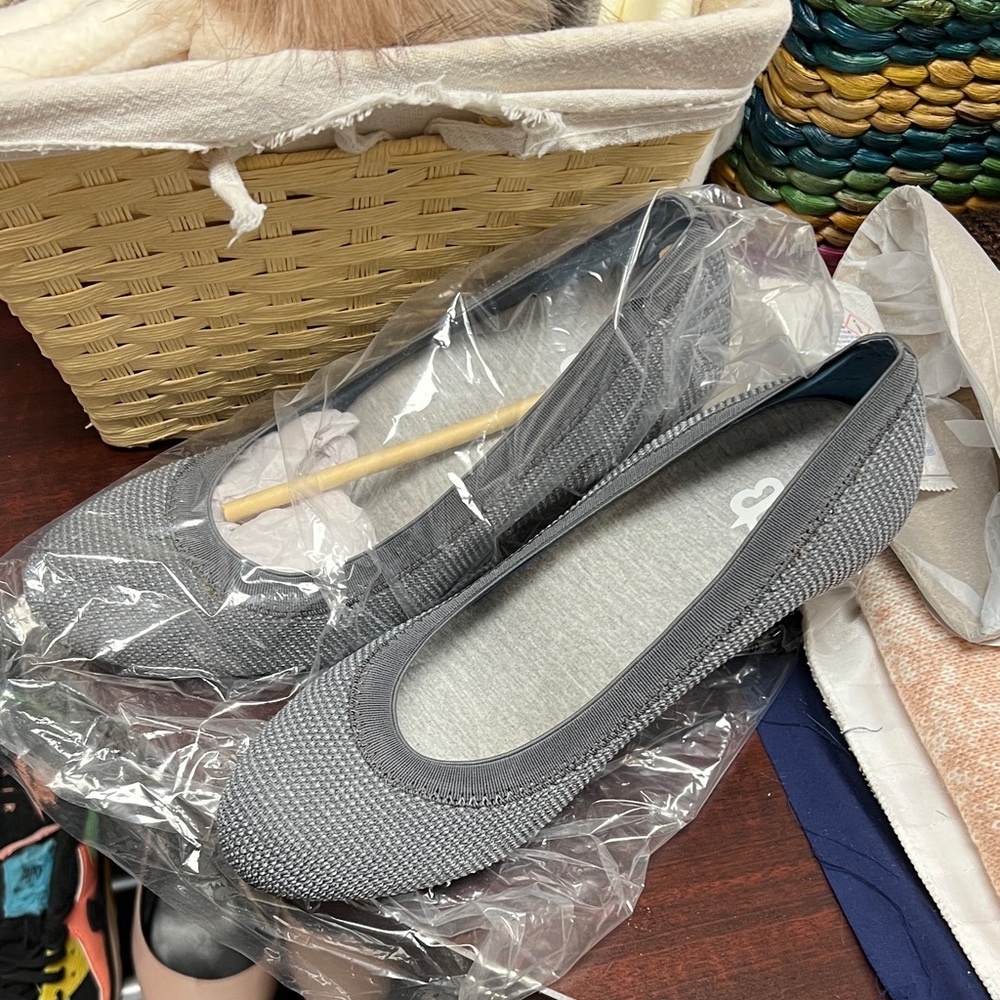 Stylish Gray Women's Flats